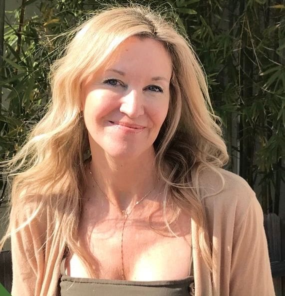 Laura Roe Stevens — Health & Wellness Journalist | Author | Meditation & Yoga Instructor | Book Doctor
