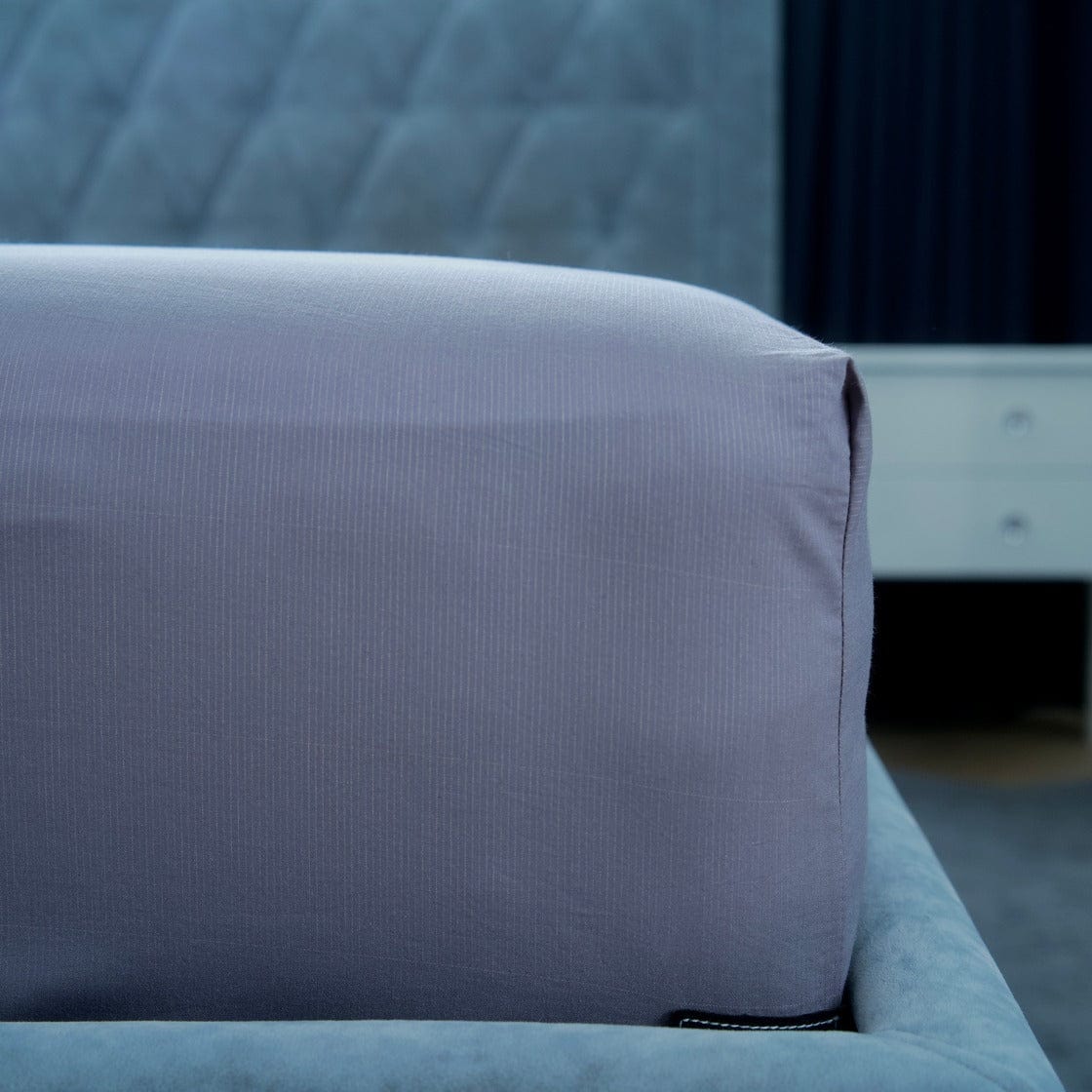 detail of a fitted grounding sheet 