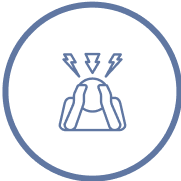 Symbol einer Person mit Pfeilen, die nach oben zeigen, was Fortschritt oder Erfolg symbolisiert.